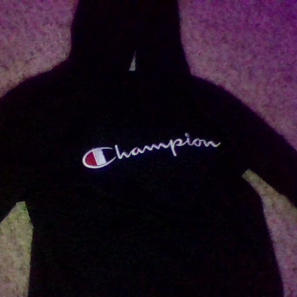 black hooded champion sweatshirt